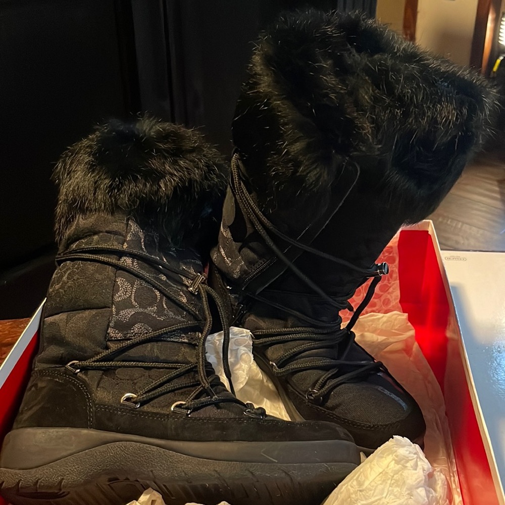 *Vintage* Coach Womens Black Winter Snow Boots with Patchwork Print, Fur, Suede